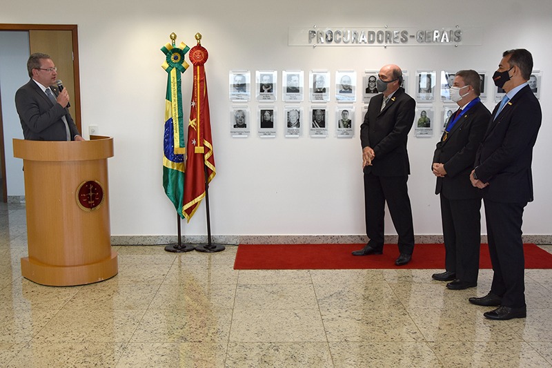 Senador Anastasia é homenageado durante comemoração do Centenário do Ministério Público Militar